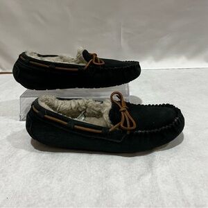 UGG Dakota Black Suede Shearling Moccasin Slippers Bow Tie Women’s 6